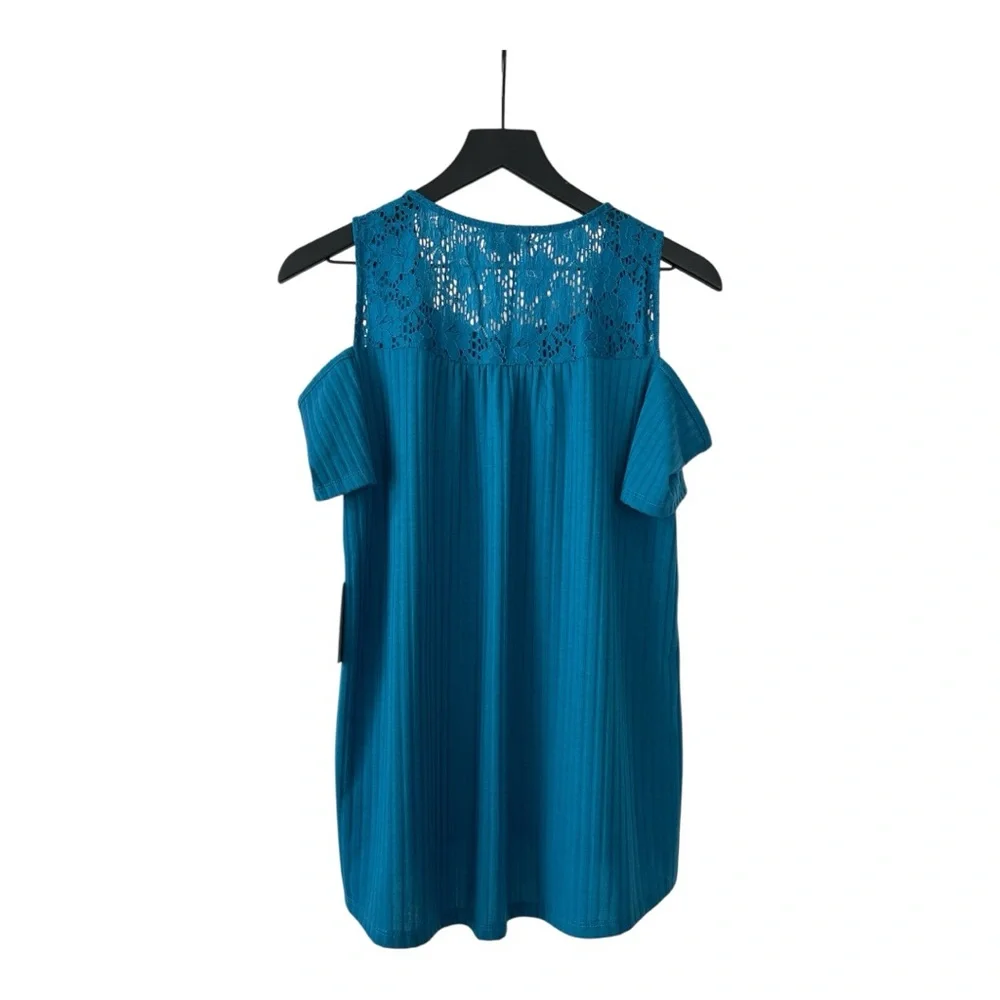 NWT Dept 222 PARADISE dream cold shoulder top